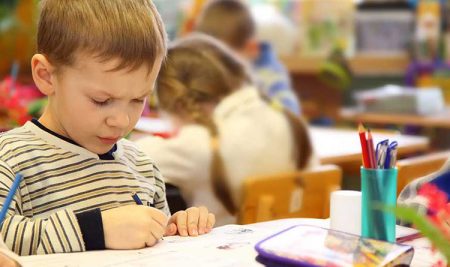 Poslušanje glasbe namesto učenja?